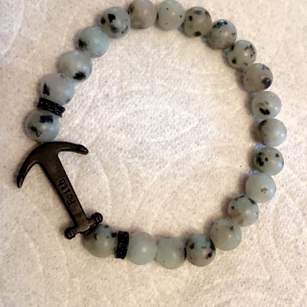 Emerald Stone Anchor Bracket